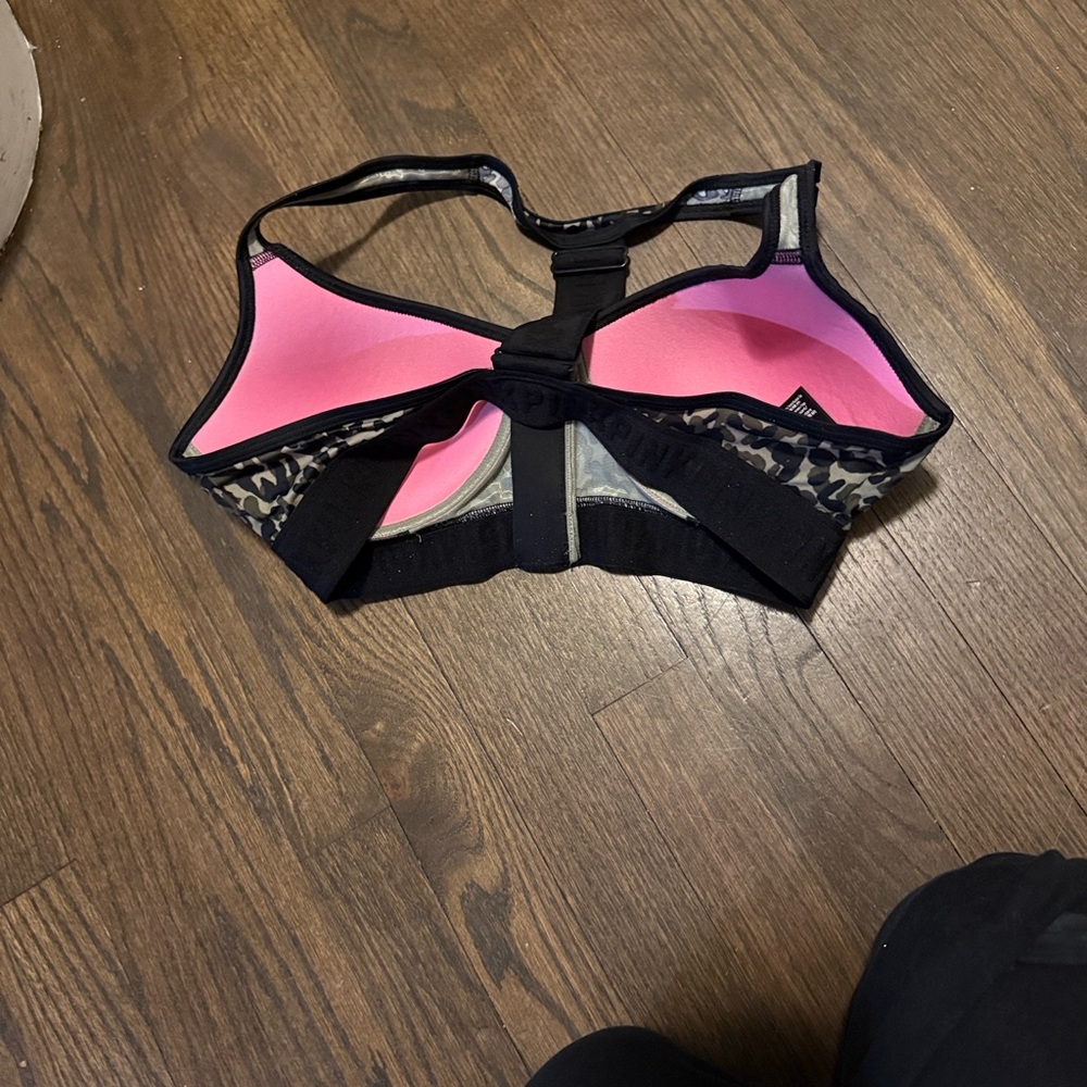 Victoria's Secret Black and Gray Leopard Sports Bra like new medium - Picture 3 of 4